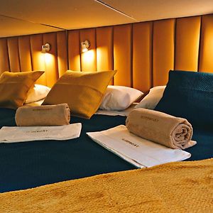 SLEEPBOAT House